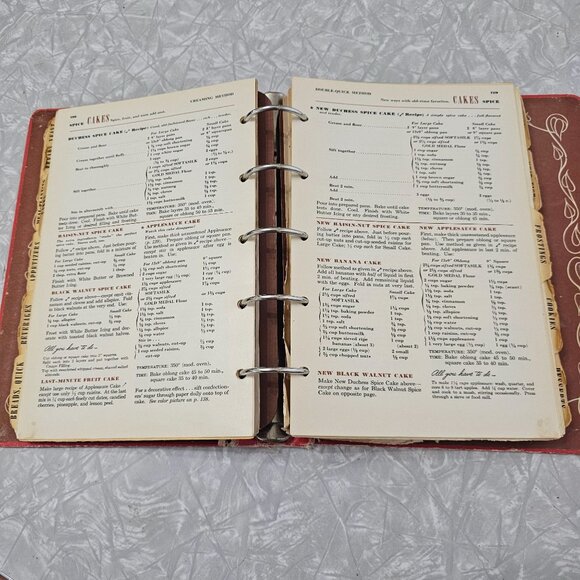 Betty Crockers Red Picture Cookbook Hardcover ephemera paper 5 ring binder flaws - Picture 6 of 11